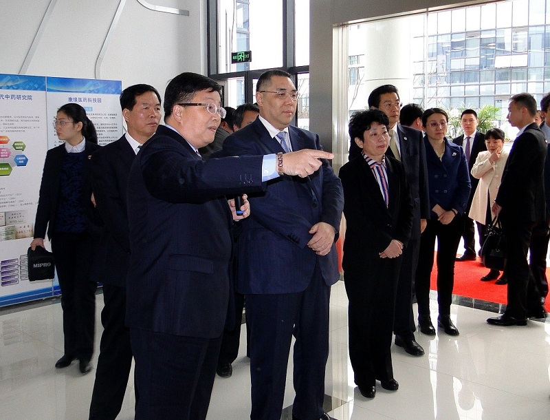 澳門特首崔世安率團考察南京乐投Letou醫藥科技園