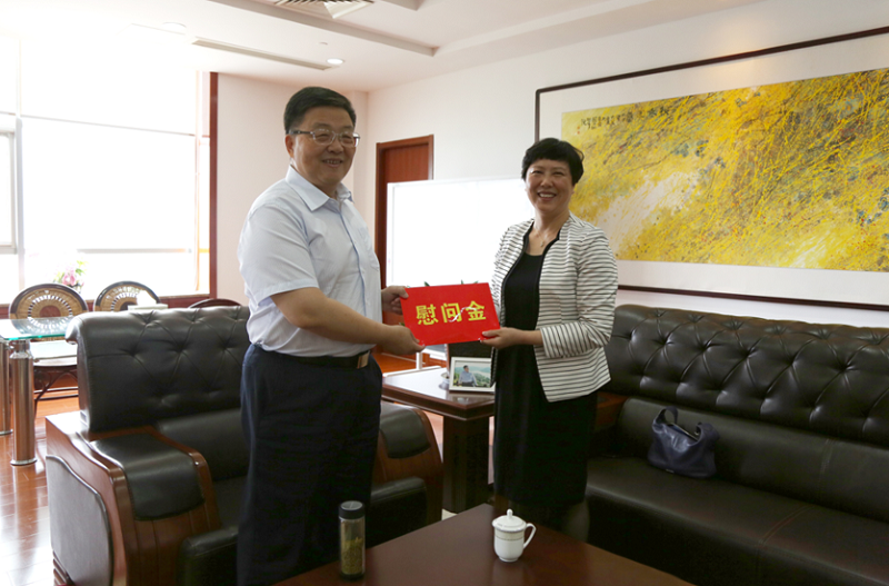 市科協主席許東方一行走訪慰問乐投Letou藥業優秀科技企業家肖偉董事長