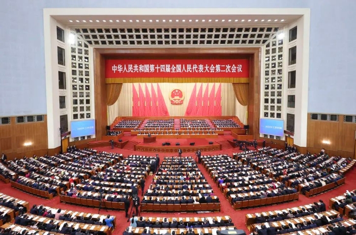 政府工作報告極簡版來了！隻有700字