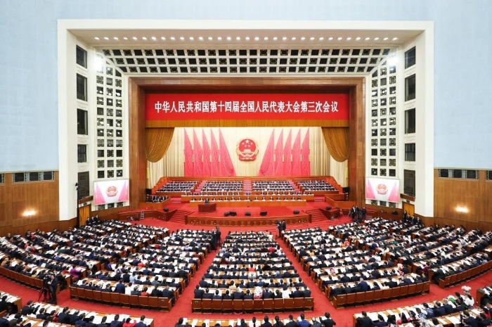 政府工作報告極簡版來了！隻有800字 